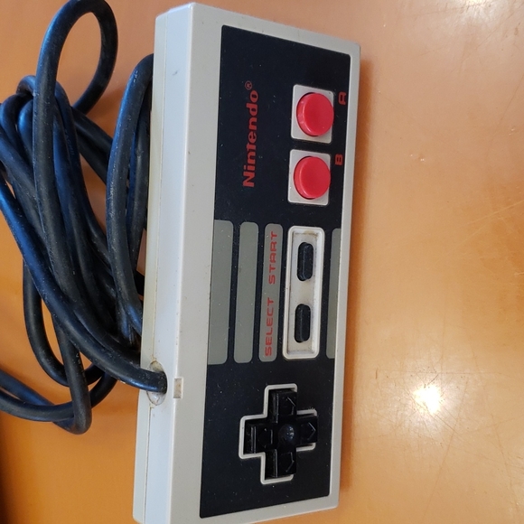 Original Nintendo Controllers - Picture 4 of 7